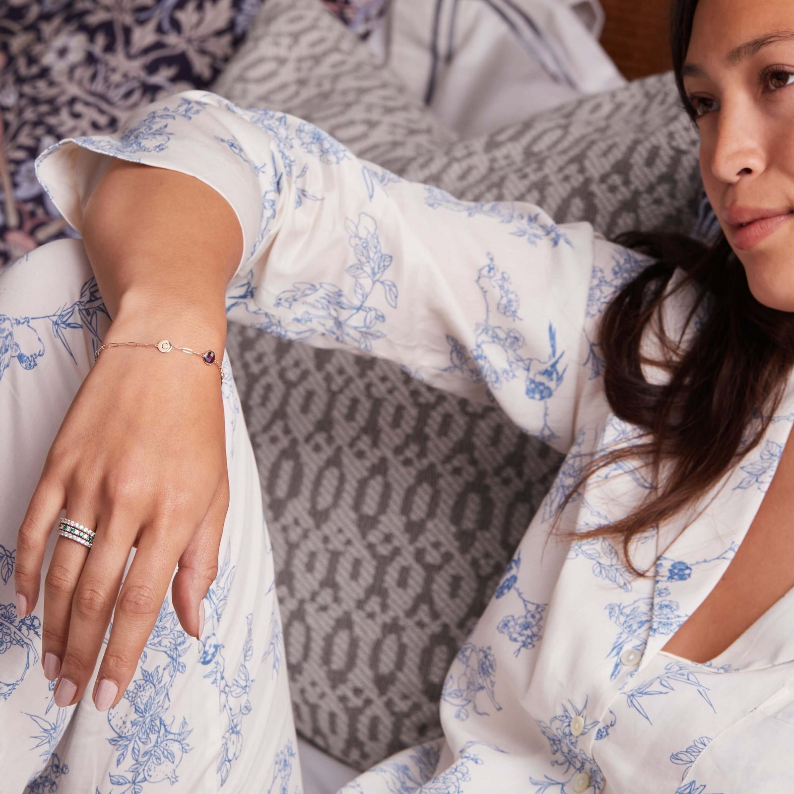 1 Letter & 1 Grand Garnet Adelaide Mini Bracelet in 14k Gold (January)