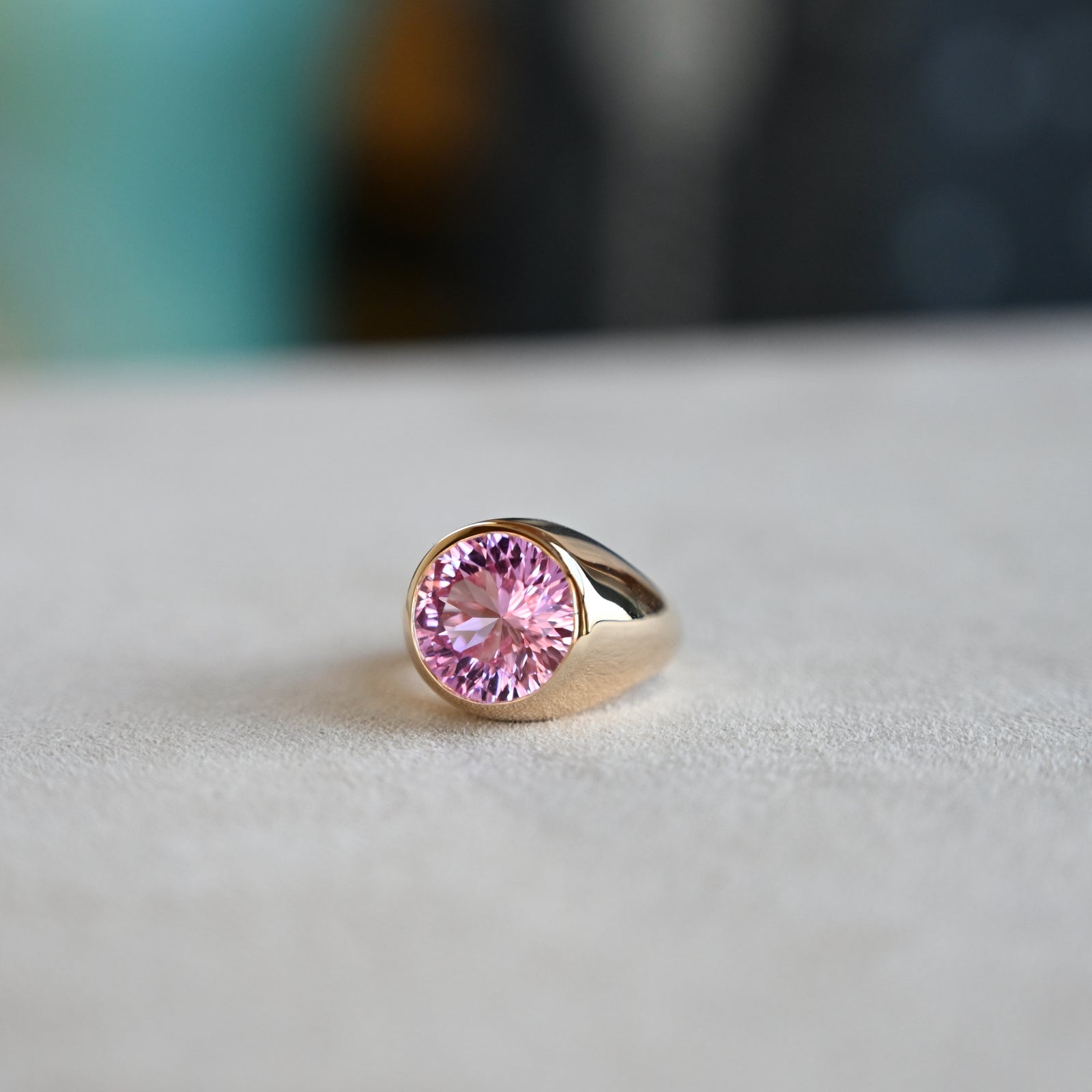 Jamestown Birthstone Ring in 14k Gold