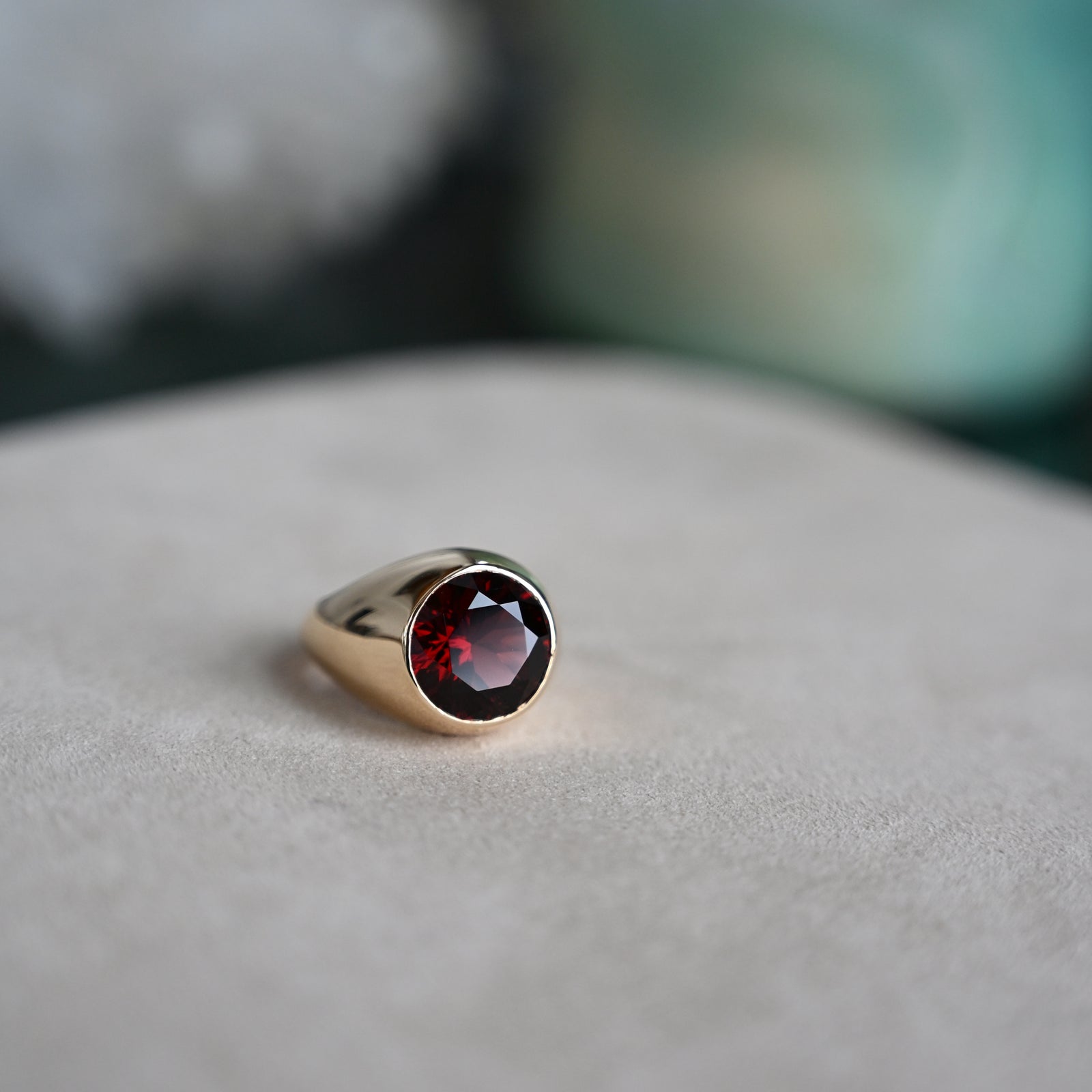 Jamestown Garnet Ring in 14k Gold (January)