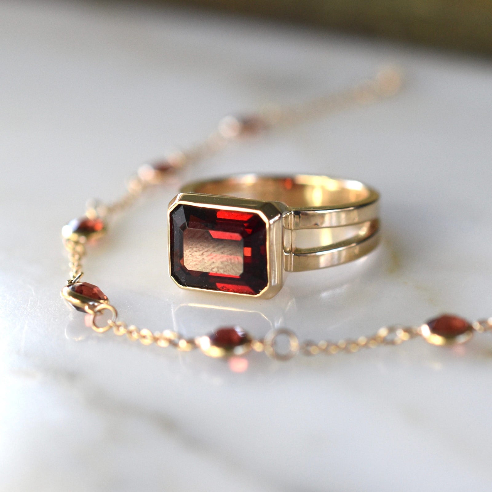 Warren Horizontal Garnet Ring in 14k Gold (January)
