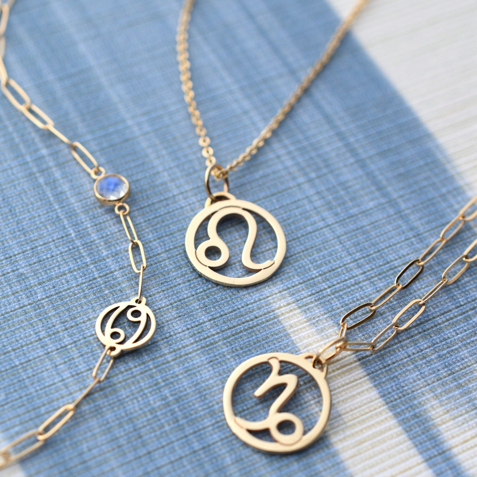 Zodiac Pendant in 14k Gold