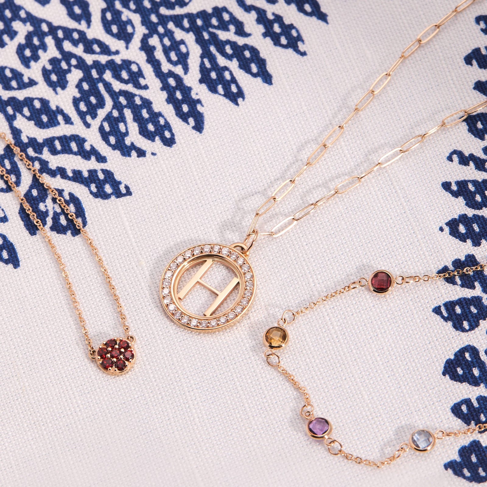 Rosecliff Garnet Mini Necklace in Solid 14k Gold (January)