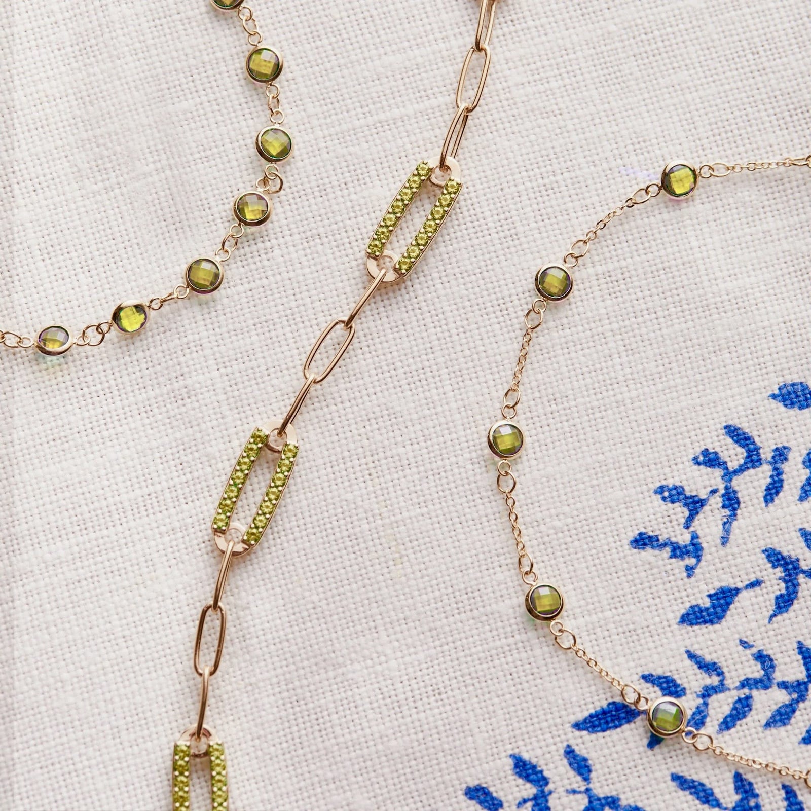 Bayberry 7 Peridot Bracelet in 14k Gold (August)