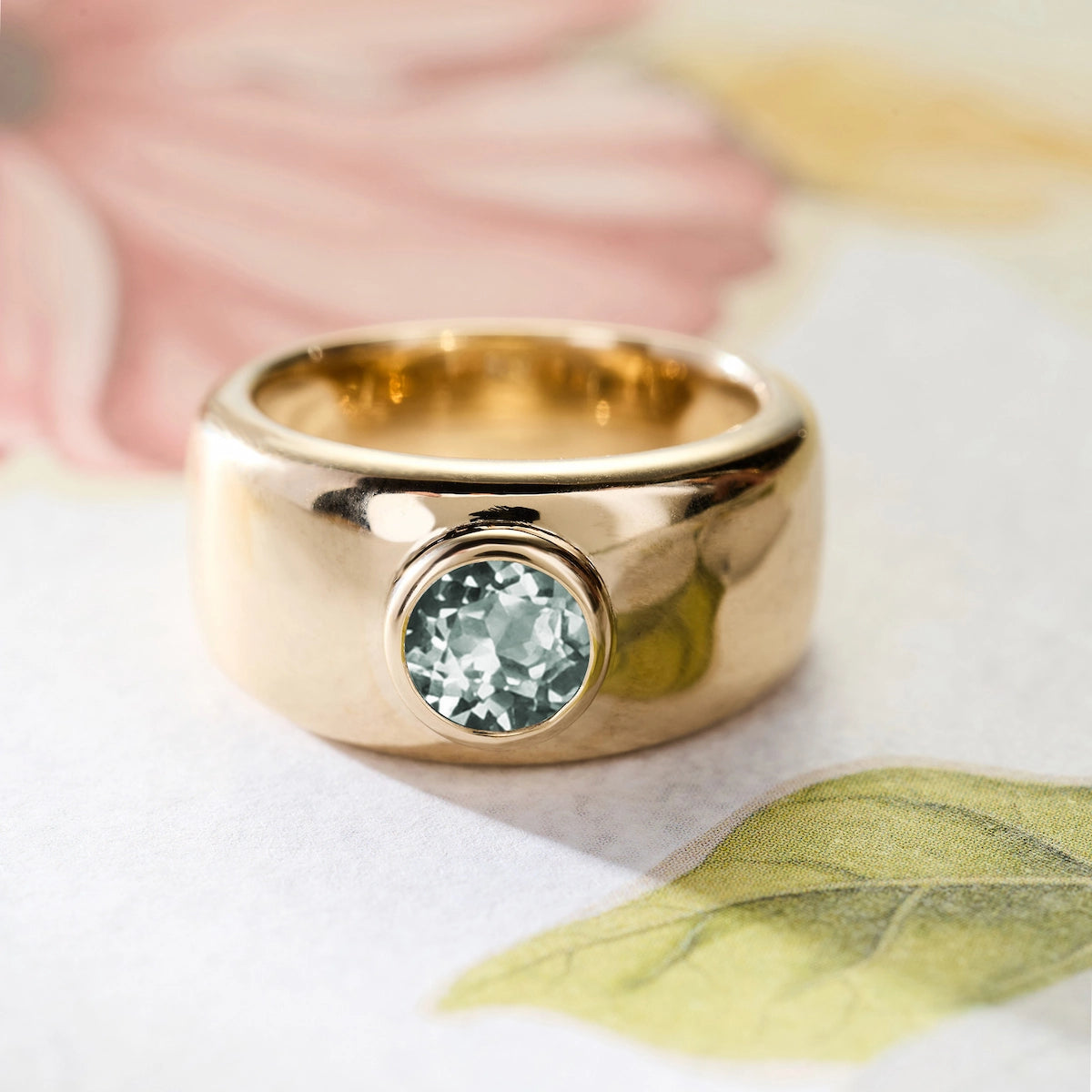 Jamestown Green Amethyst Band Ring in 14k Gold (February)