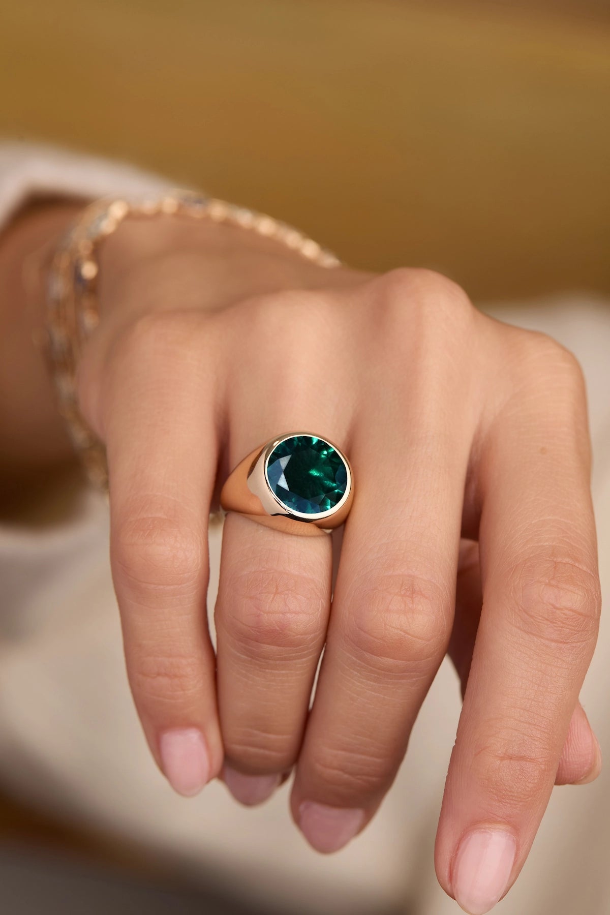 Jamestown Emerald Ring in 14k Gold (May)
