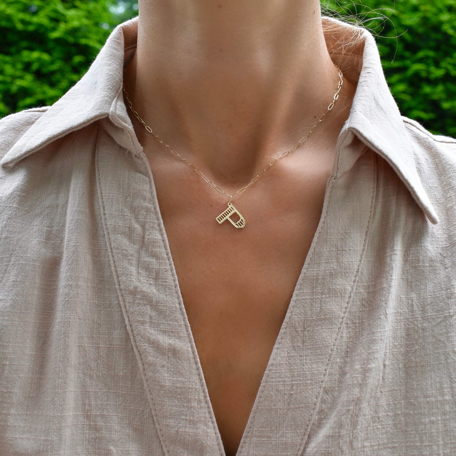 Essex Letter P Pendant in 14k Gold
