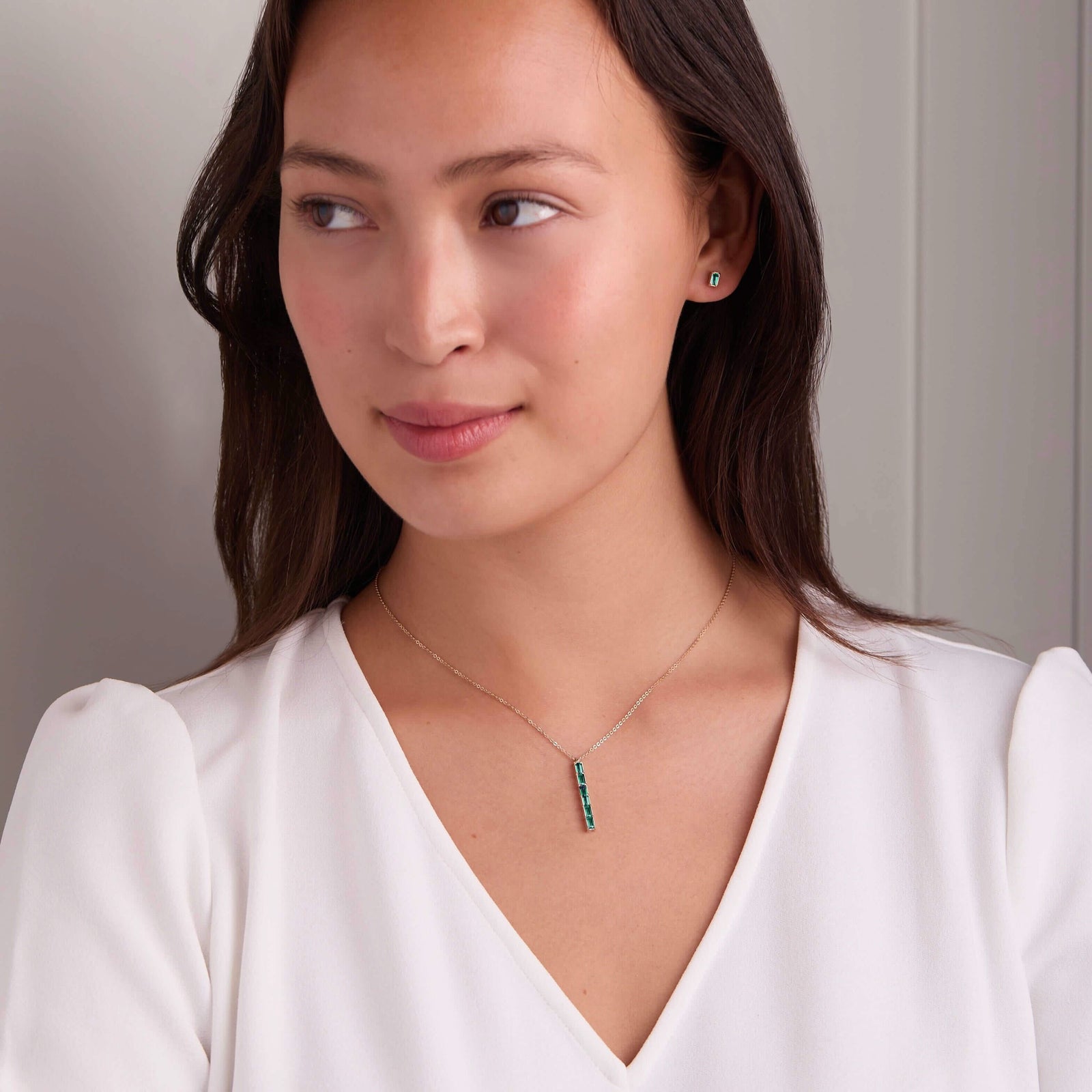 Providence 6 Emerald Pendant in 14k Gold (May)