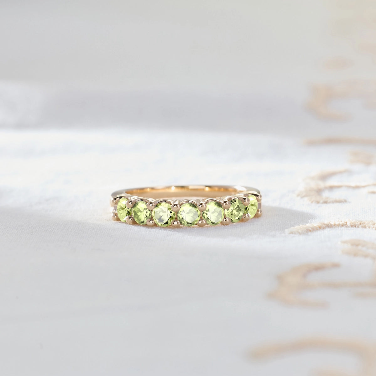 Rosecliff Luxe Peridot Stackable Ring in 14k Gold (August)