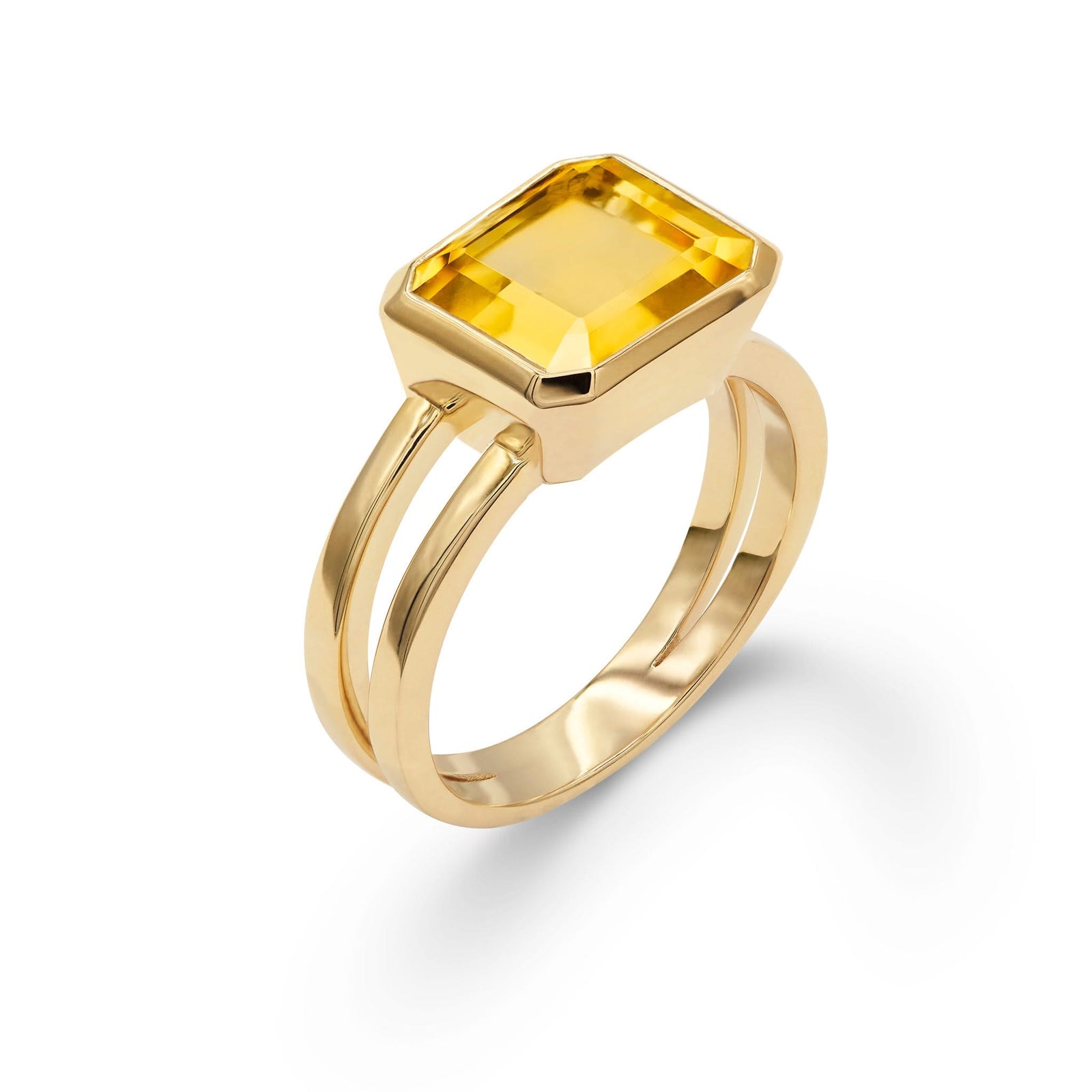 Warren Horizontal Citrine Ring, featuring an Citrine-cut 8 x 10mm Citrine in 14k gold, hand-set horizontally in a 14k-gold bezel - aspect view.