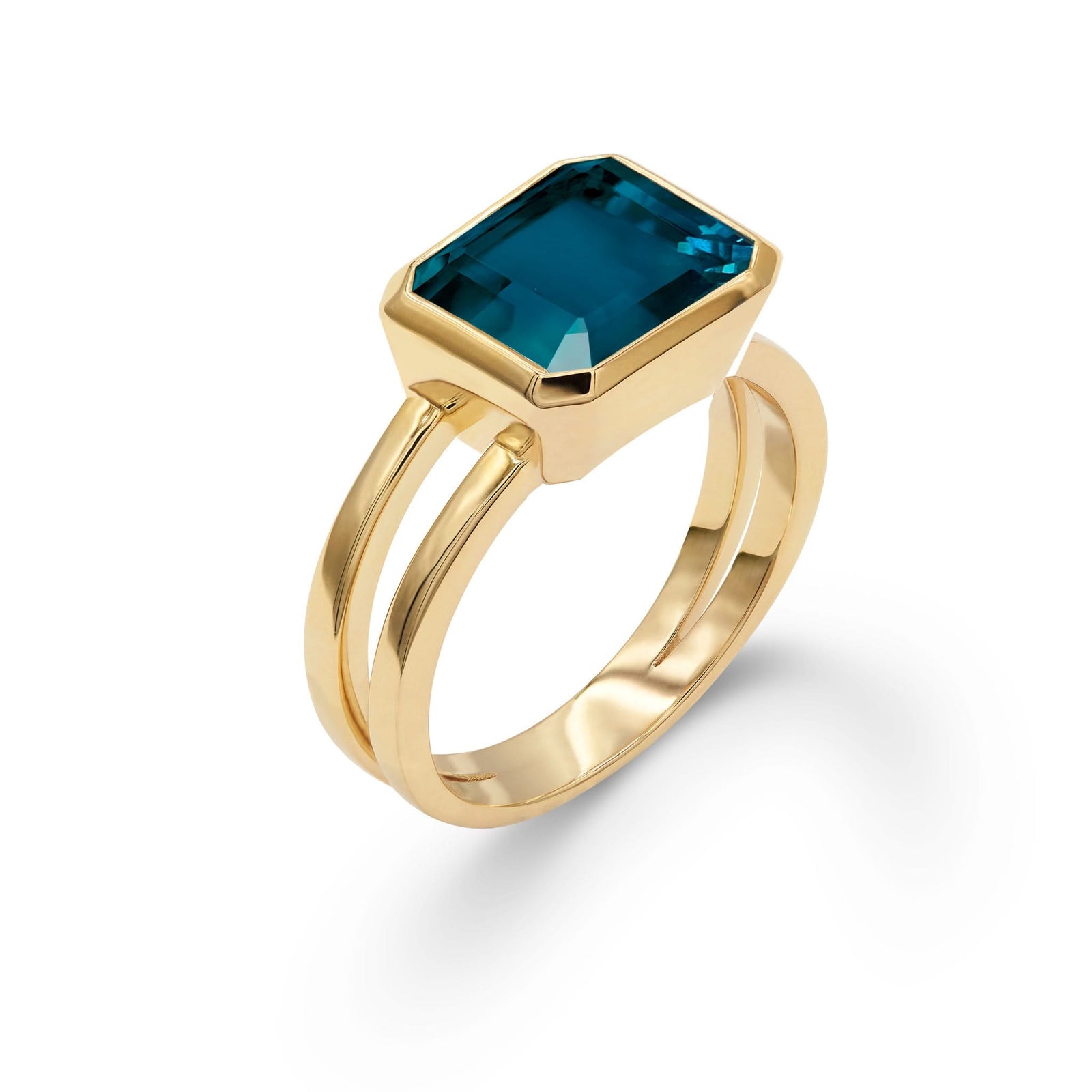 Warren Horizontal Atlantic Blue Topaz Ring, featuring an Atlantic Blue Topaz-cut 8 x 10mm Atlantic Blue Topaz in 14k gold, hand-set horizontally in a 14k-gold bezel - aspect view.