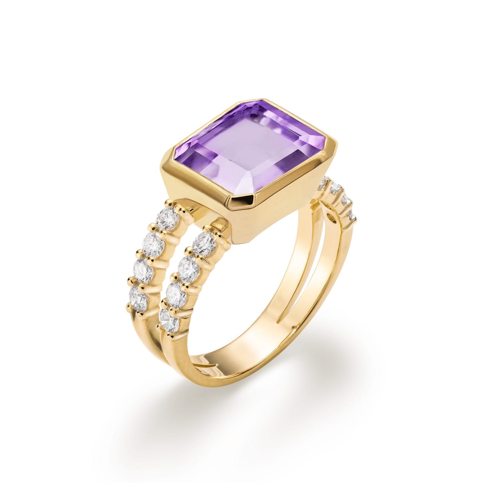 14k yellow gold Warren Horizontal Amethyst Ring with Diamonds, featuring an 8 x 10mm amethyst and 16 prong-set diamonds - aspect view