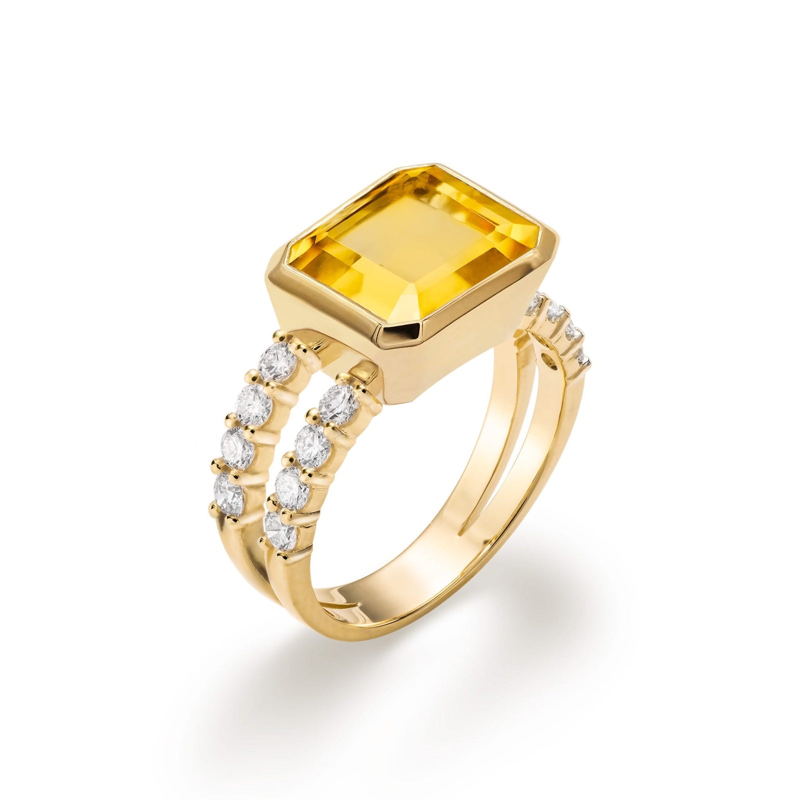 Warren Horizontal Citrine Ring with Diamonds, featuring an 8 x 10mm Citrine and 16 prong-set diamonds in 14k gold - aspect view.