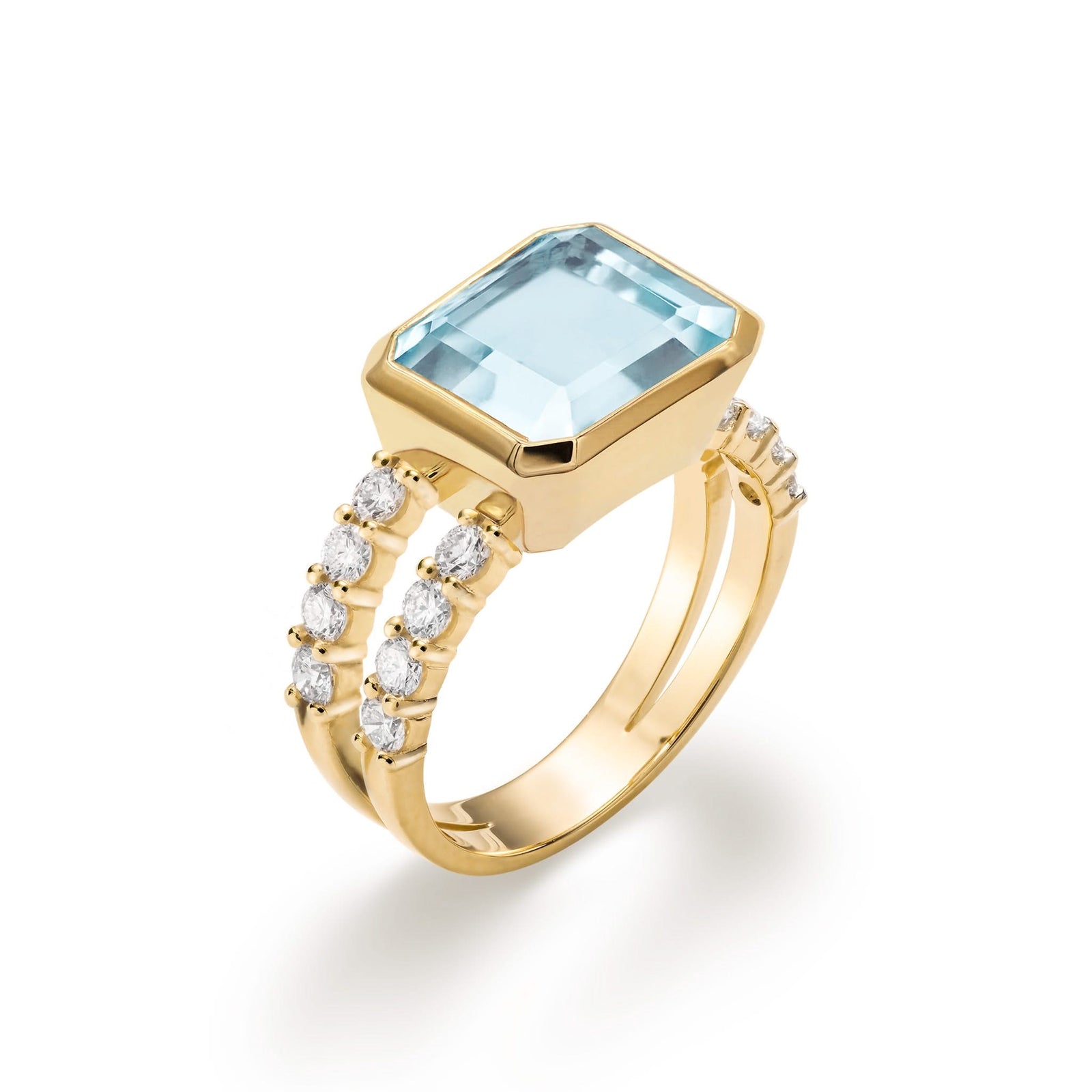 Warren Horizontal Nantucket Blue Topaz Ring with Diamonds, featuring an 8 x 10mm Nantucket Blue Topaz and 16 prong-set diamonds in 14k gold - aspect view.