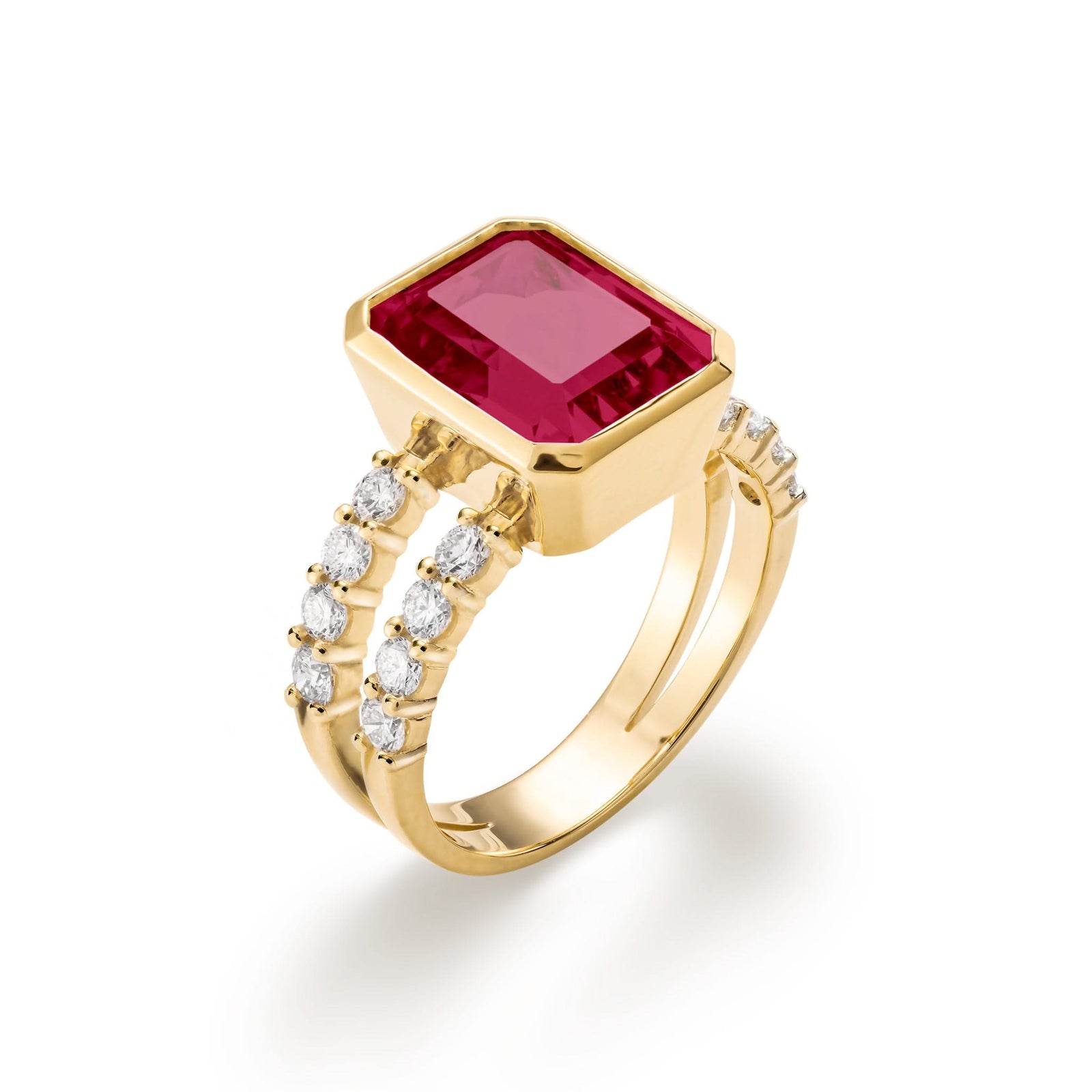 Warren ring in 14k yellow gold with accent diamonds featuring one 10 x 8 mm emerald cut Ruby - aspect view