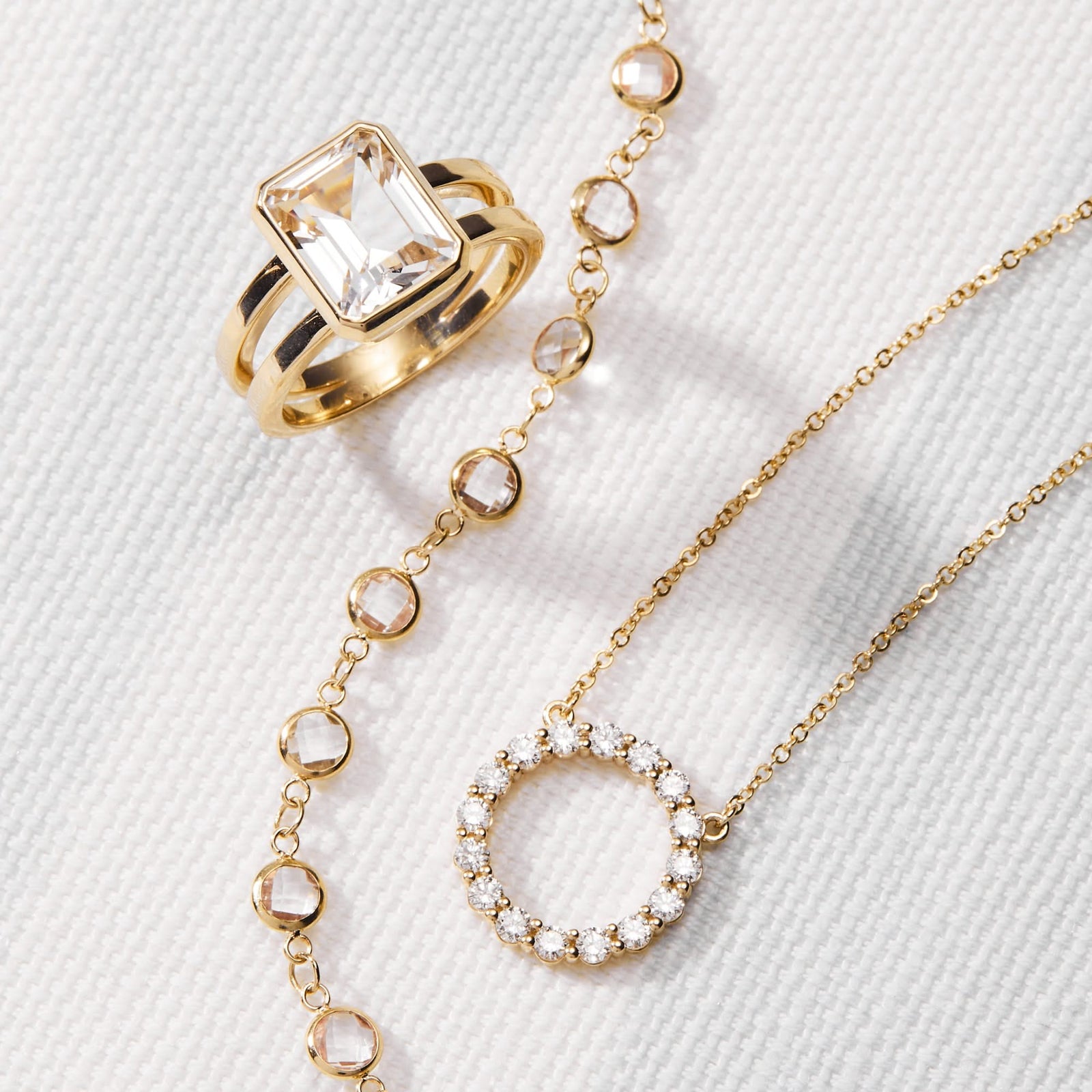 Warren Vertical White Topaz Ring in 14k Gold (April)