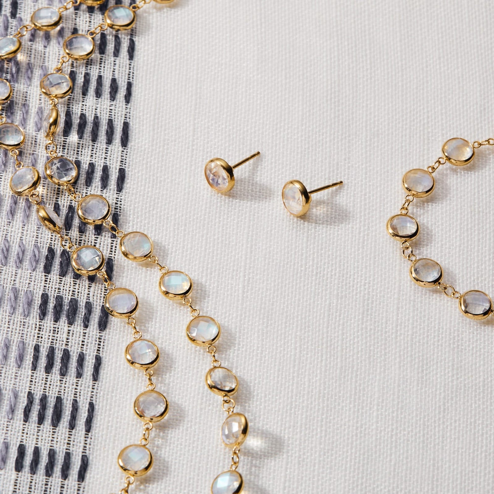 Newport Grand Moonstone Necklace in 14k Gold (June)