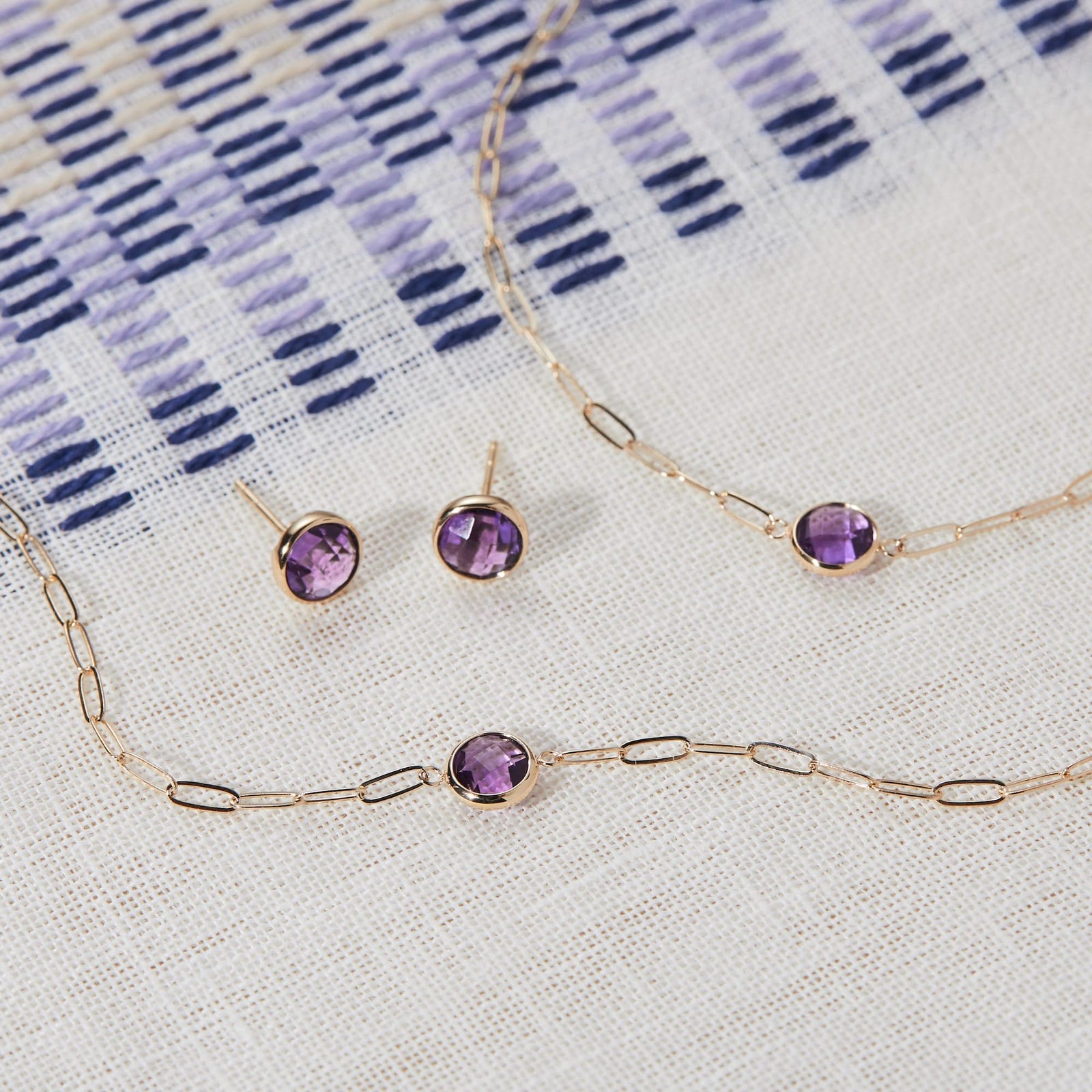 Grand 1 Amethyst Adelaide Mini Bracelet in 14k Gold (February)