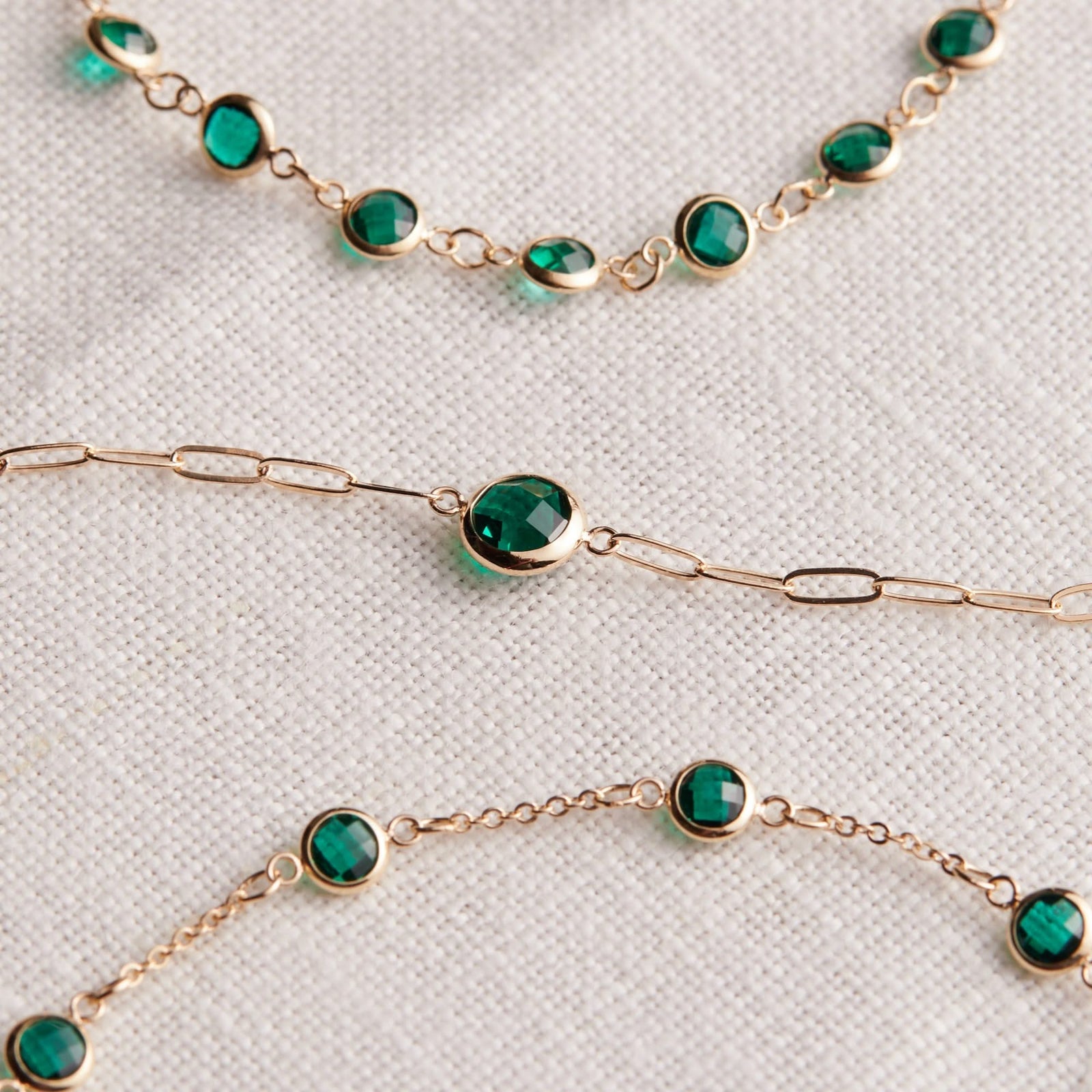 Grand 1 Emerald Adelaide Mini Bracelet in 14k Gold (May)