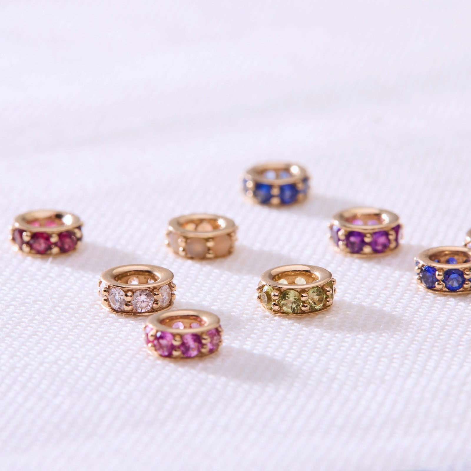 Rosecliff Peridot Bead in 14k Gold (August)