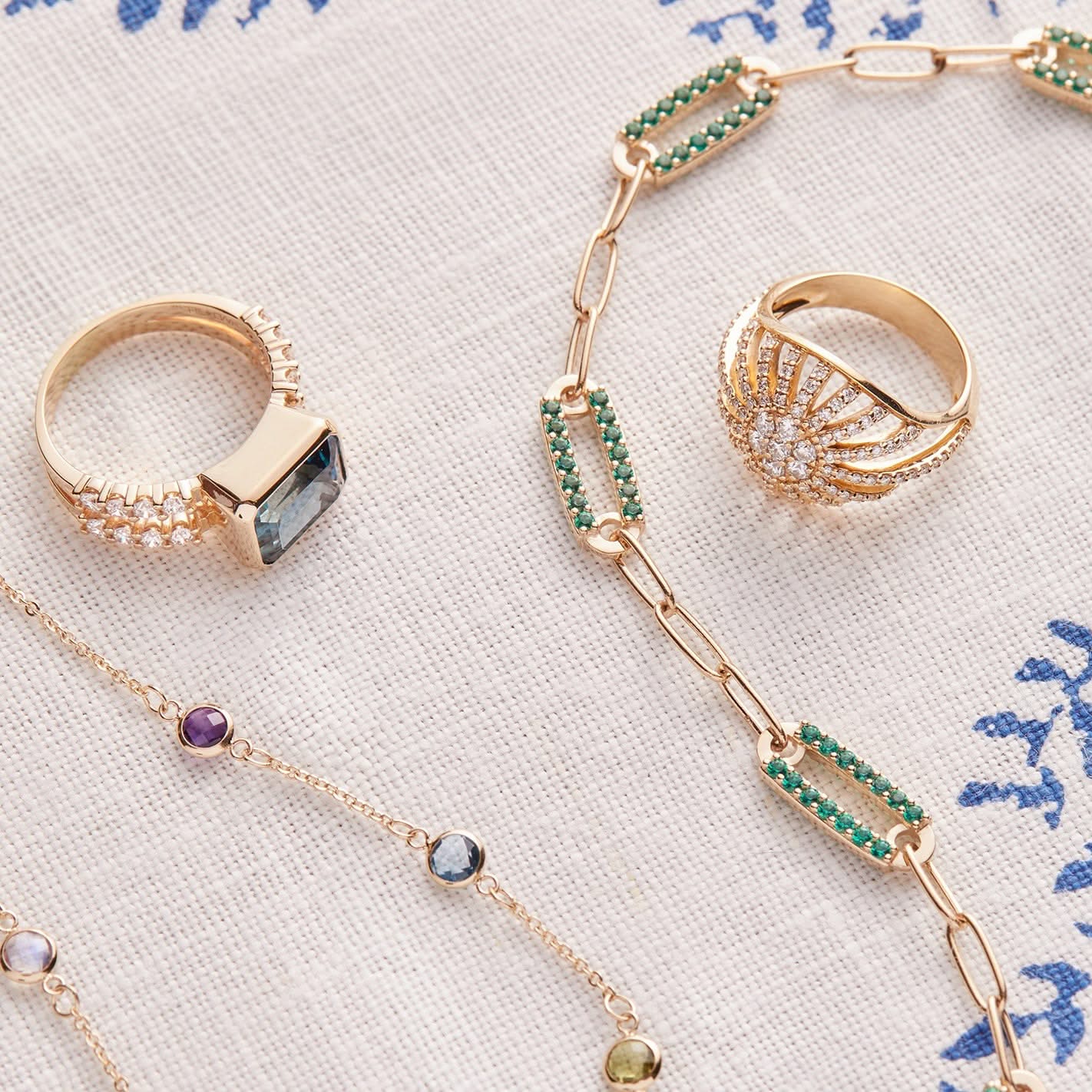 Adelaide 5 Pavé Emerald Link Bracelet in 14k Gold (May)