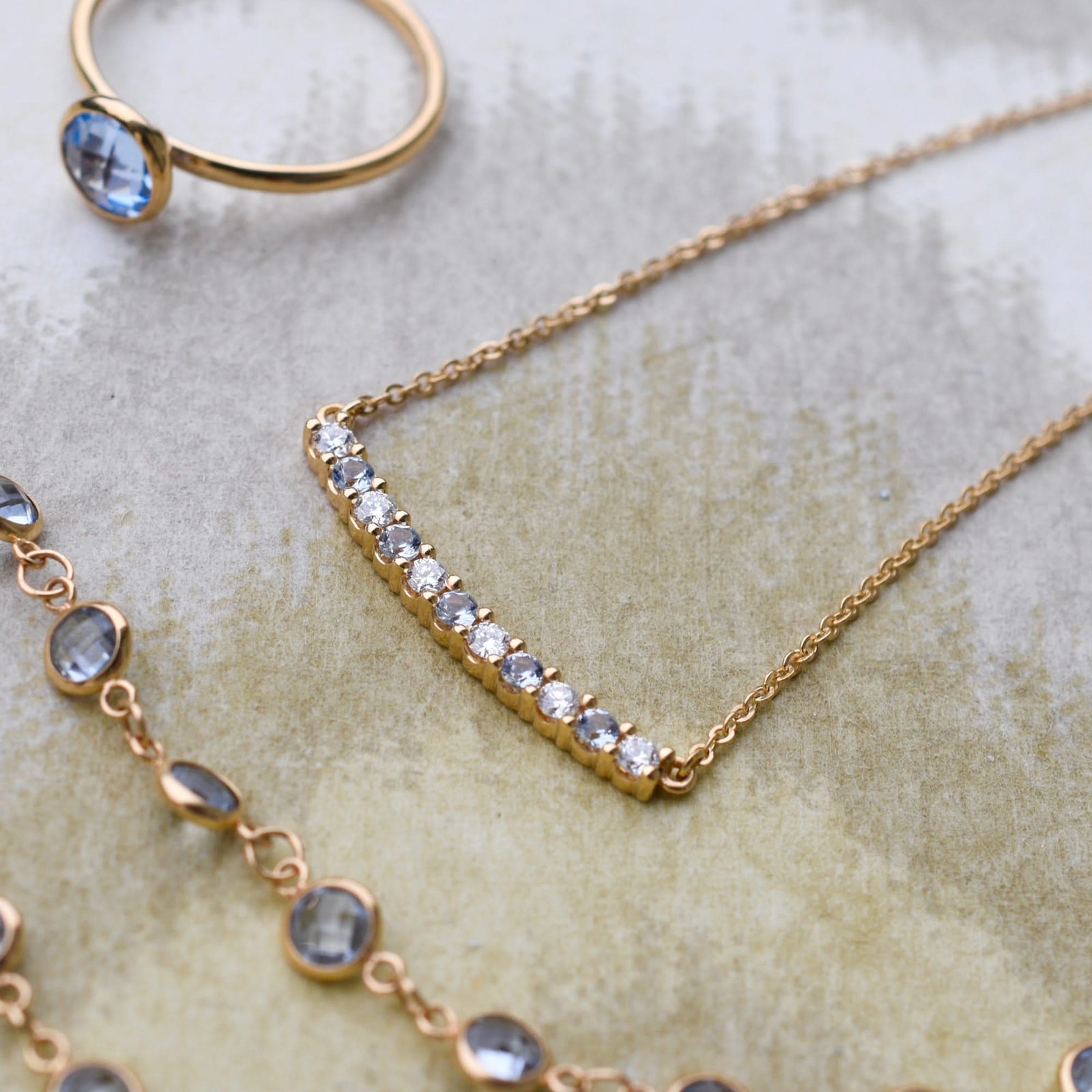 Rosecliff Bar Necklace in 14k Gold