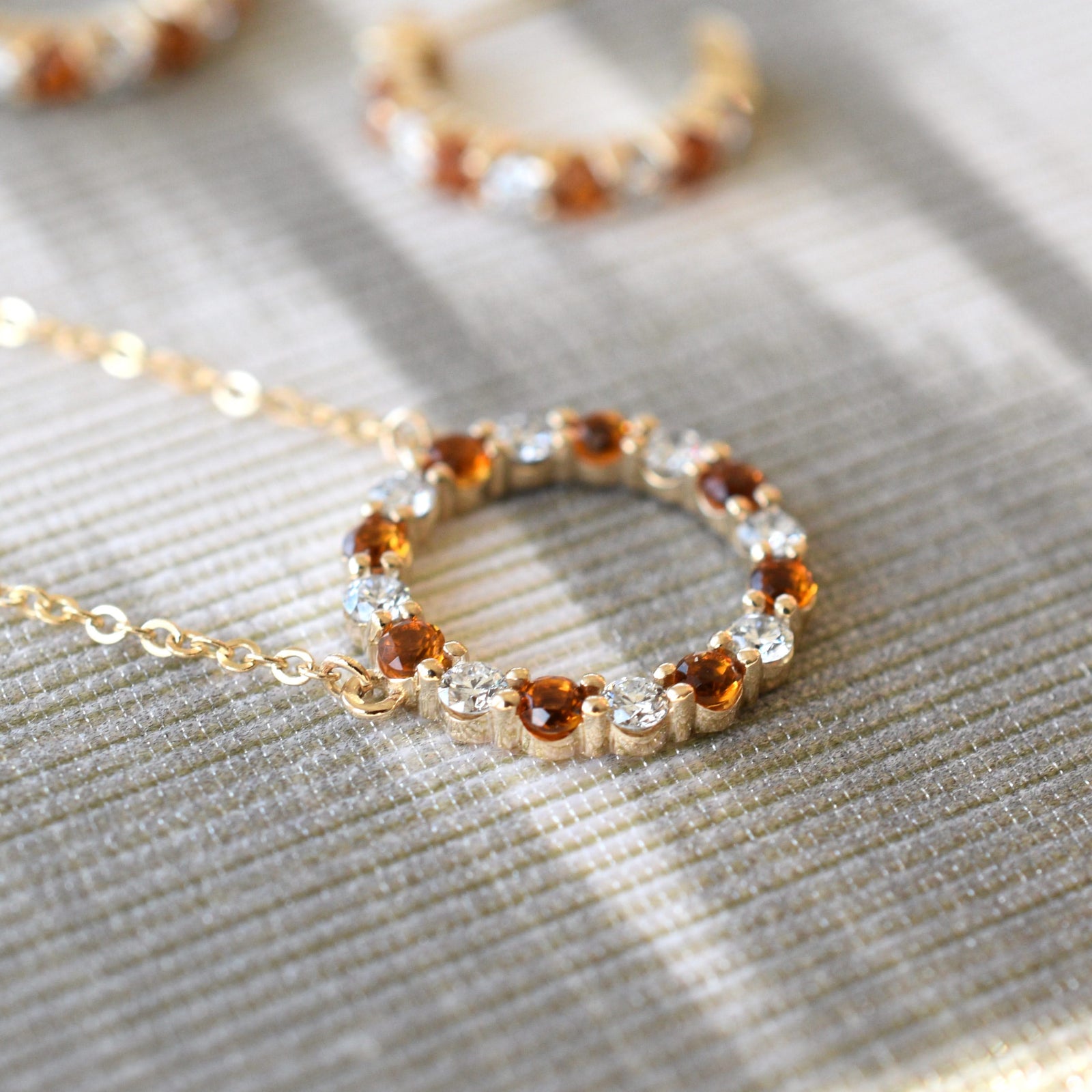 Rosecliff Circle Diamond & Citrine Necklace in 14k Gold (November)