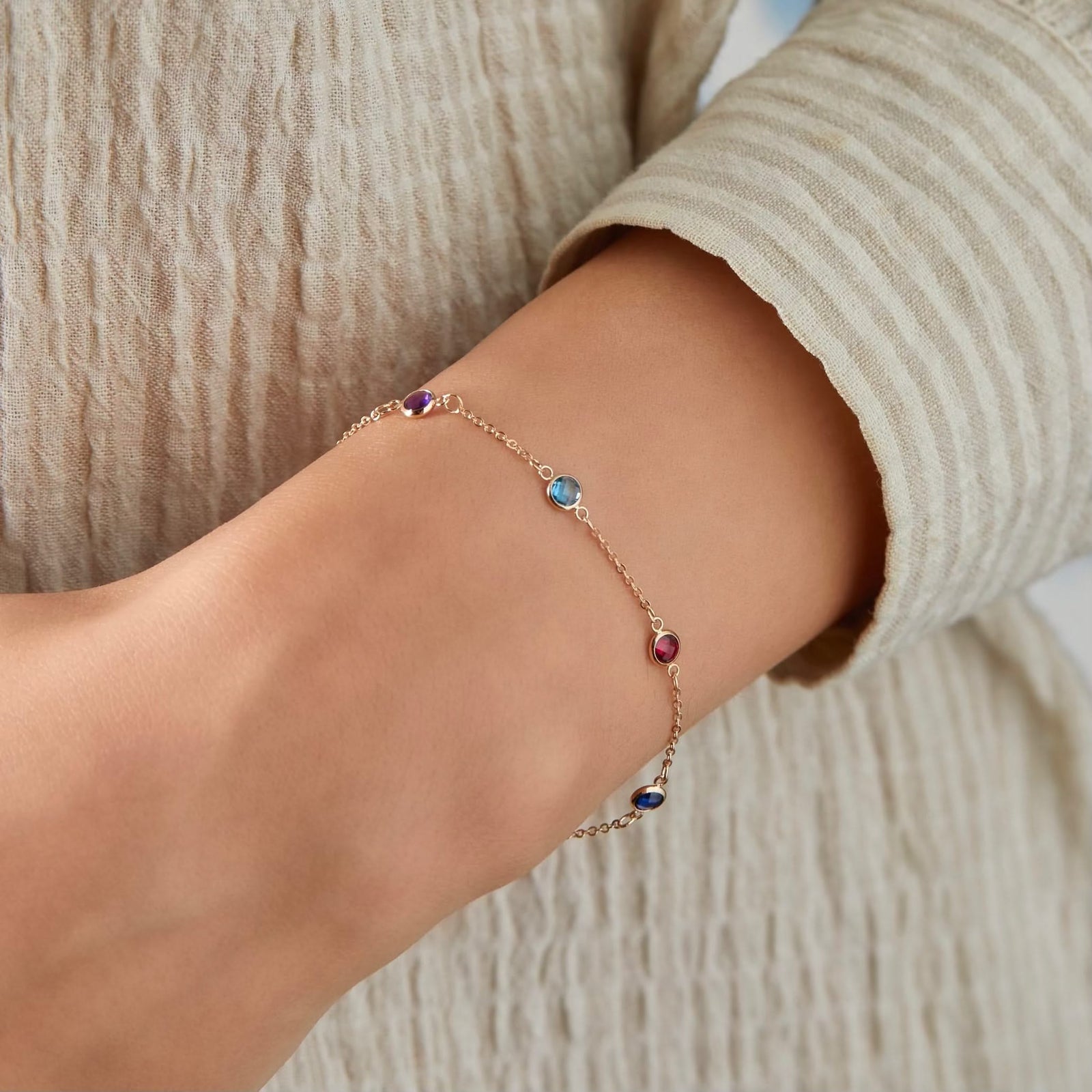 Petite 8 Birthstone Bracelet in 14k Gold