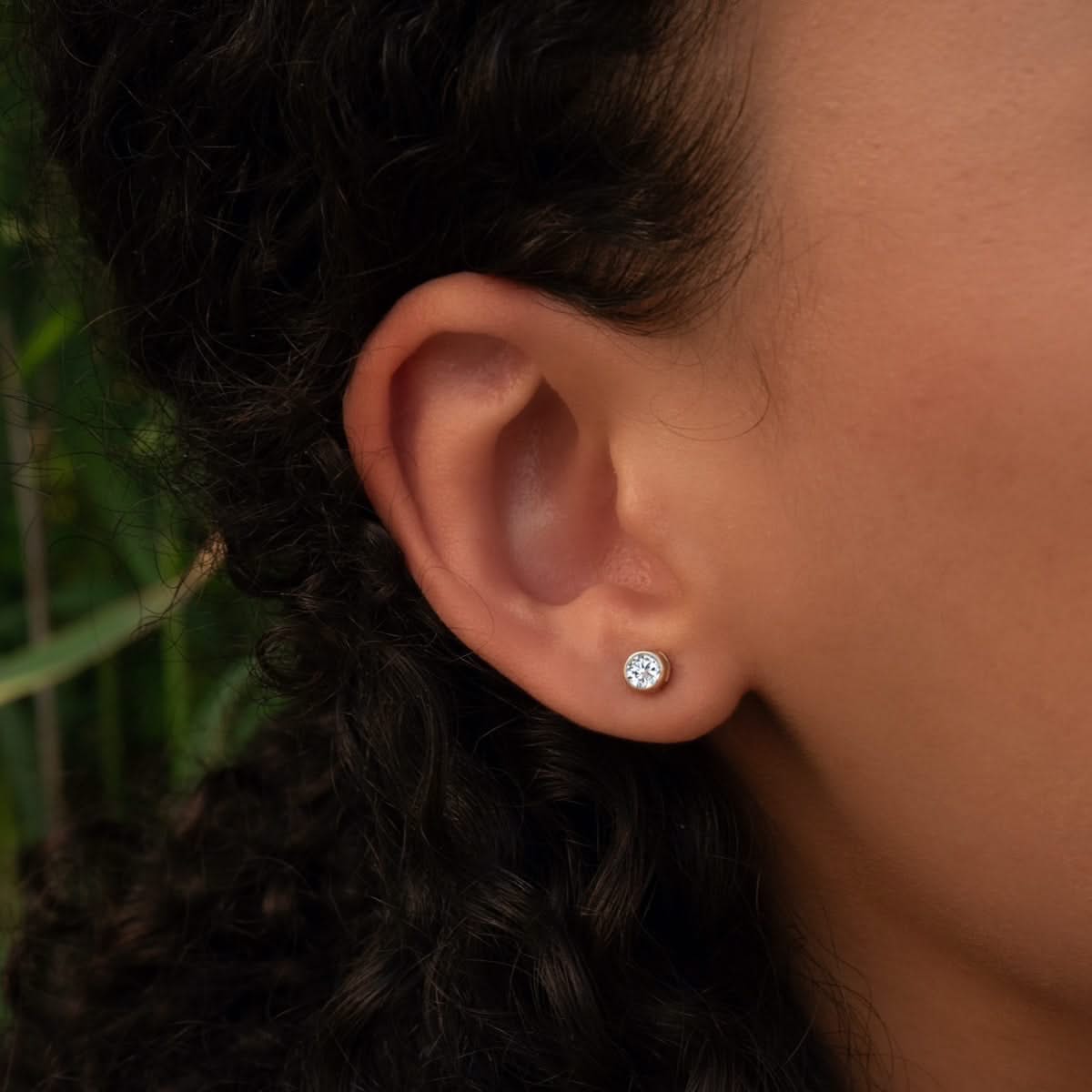 Barrington Diamond Stud Earrings in 14k Gold (April)