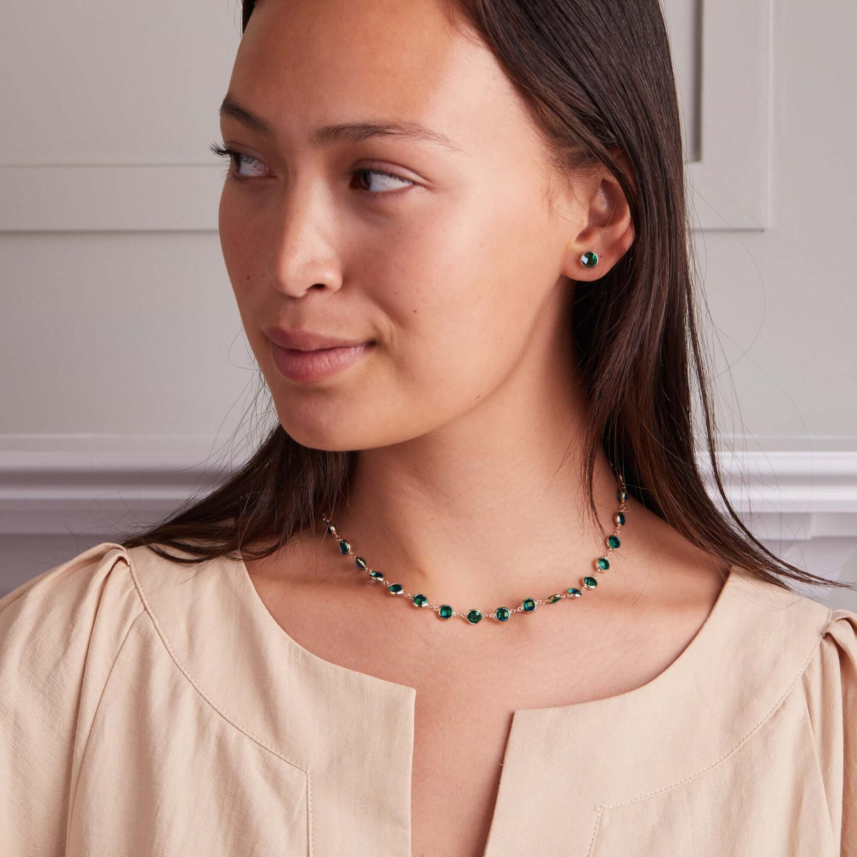 Emerald necklace and earrings deals