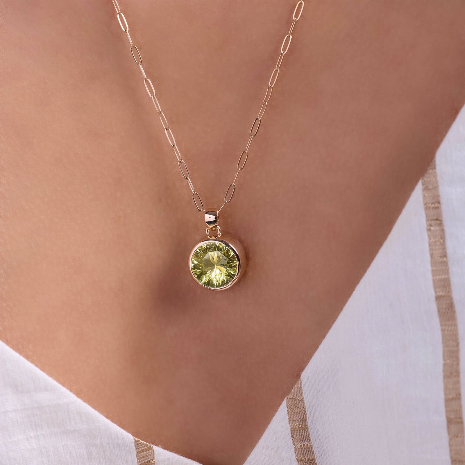 Jamestown Lemon Verbena Quartz Pendant in 14k Gold (August)
