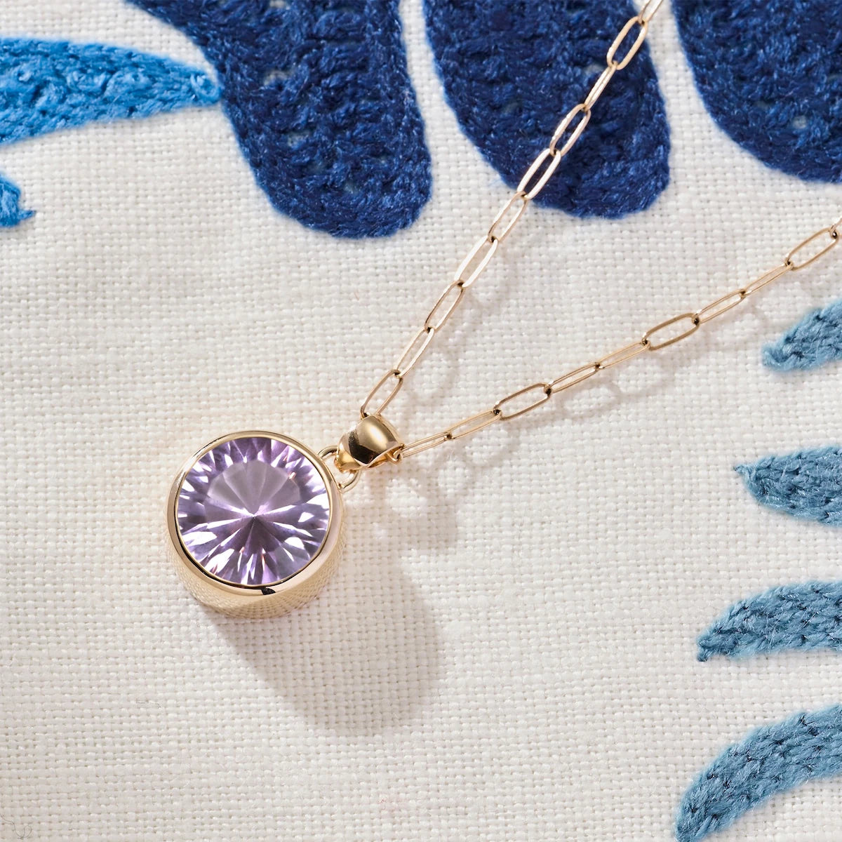 Jamestown Rose de France Amethyst Pendant in 14k Gold (February)