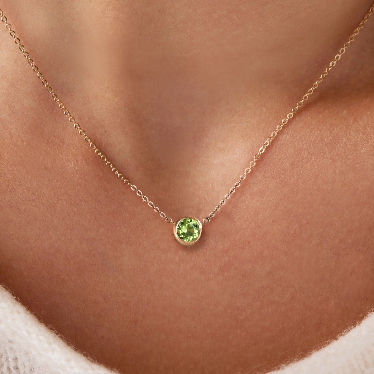 Jamestown Peridot Solitaire Necklace in 14k Gold (August)