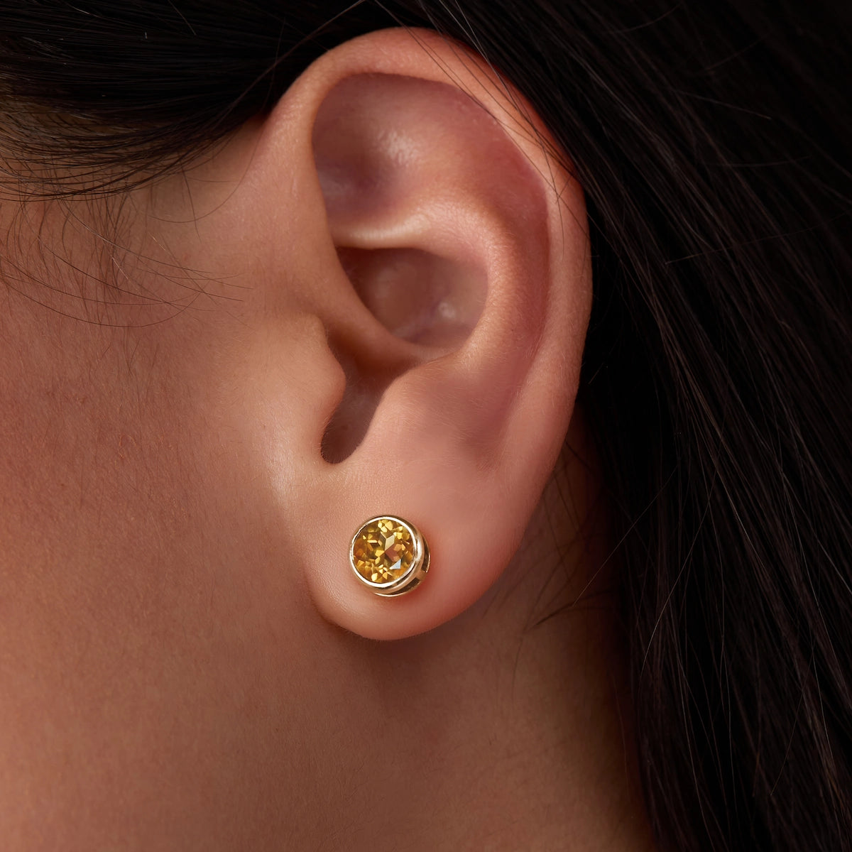 Jamestown Birthstone Stud Earrings in 14k Gold
