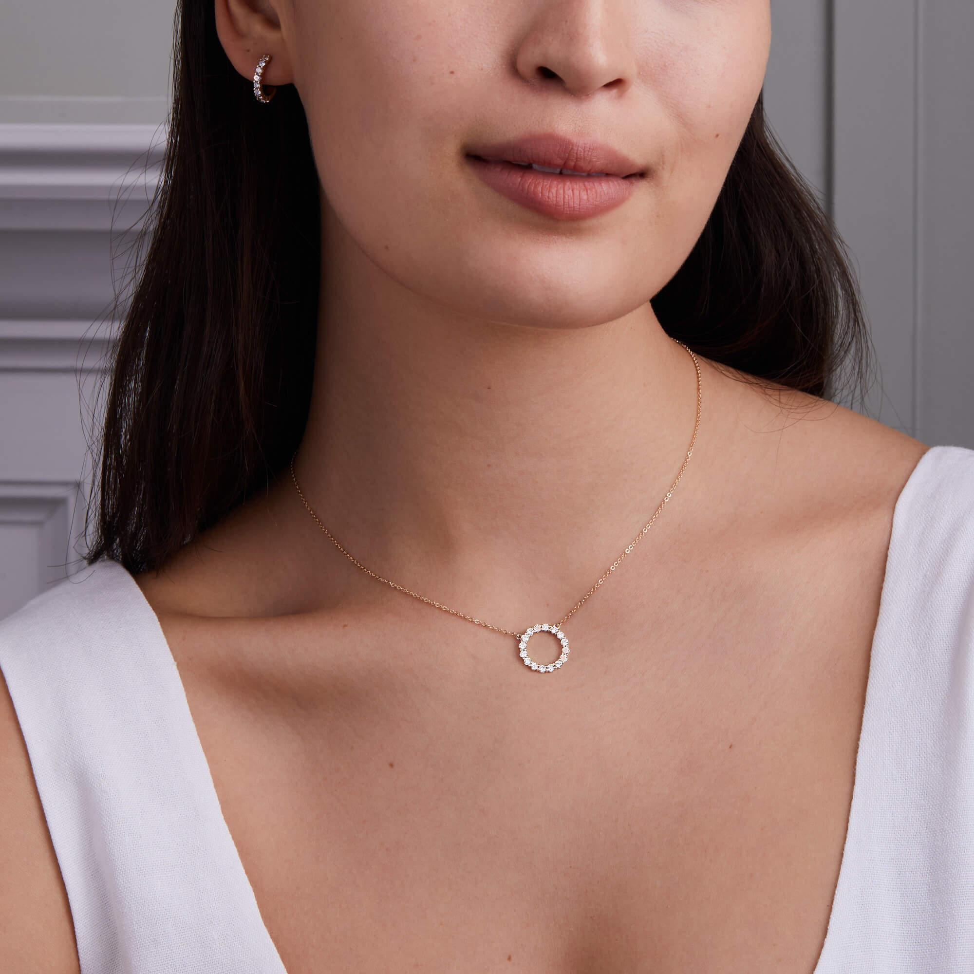 Rosecliff Circle Diamond Necklace in 14k Gold April