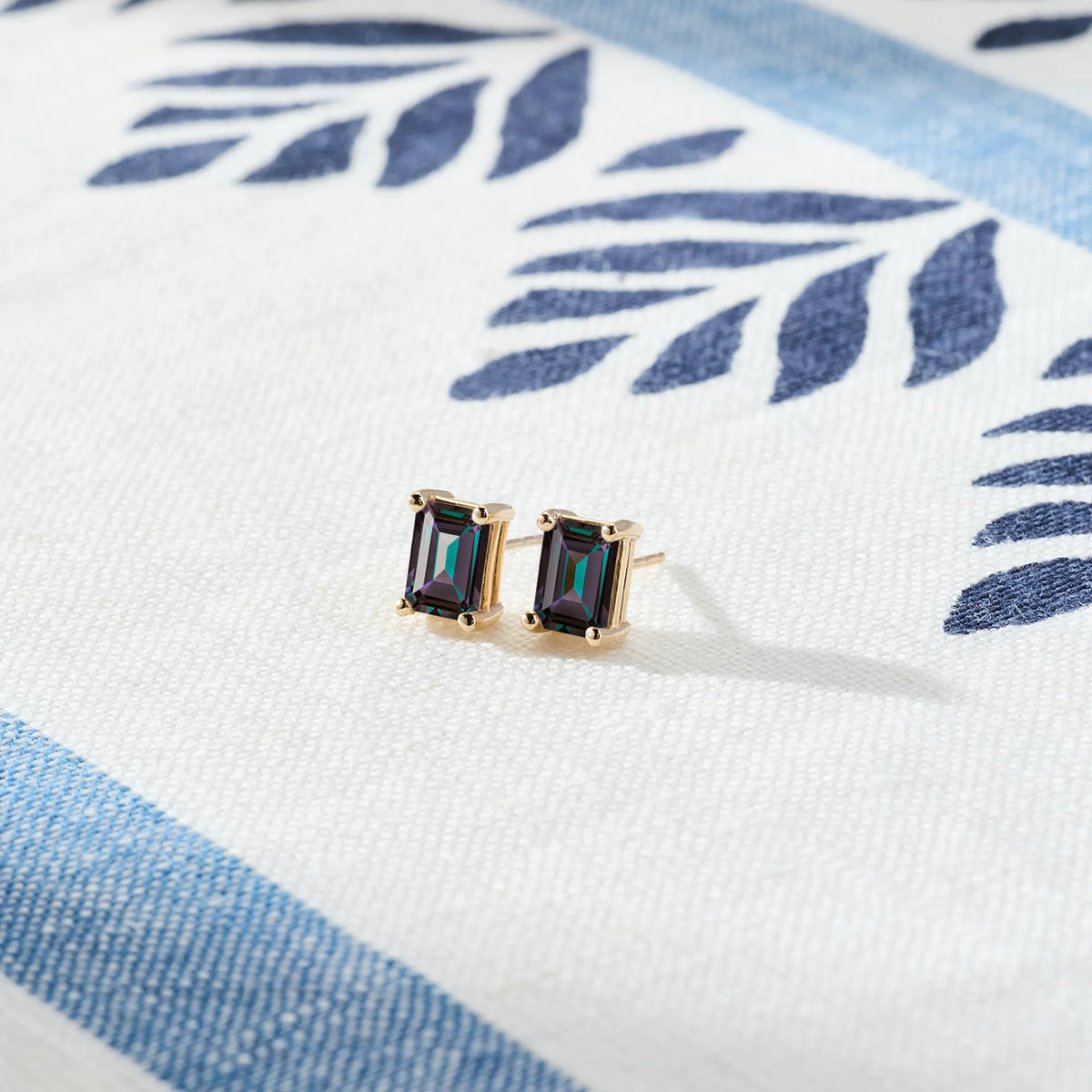 Warren Alexandrite Stud Earrings in 14k Gold (June)