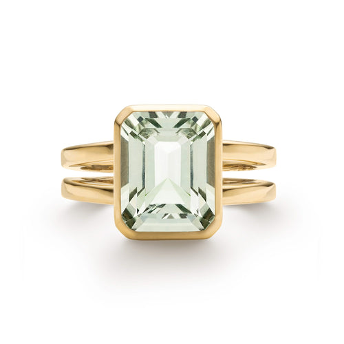 Warren ring in 14k yellow gold featuring one 10 x 8 mm Green Amethyst cut bezel set Green Amethyst - front view