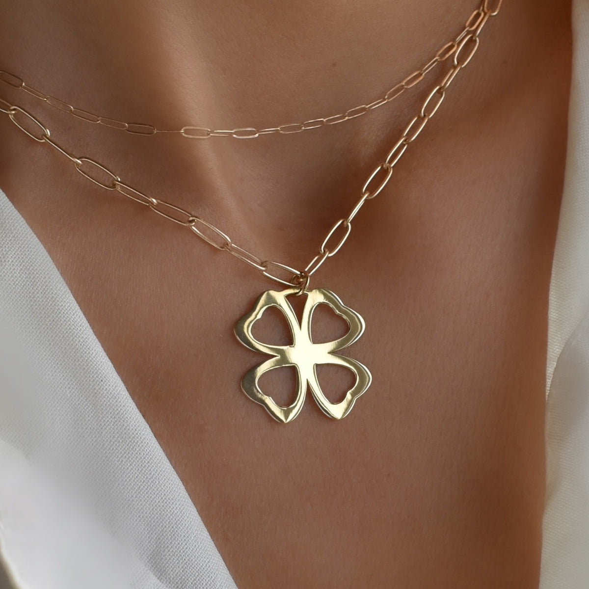 Large Flat Clover Pendant with Adelaide Mini Chain in 14k Gold